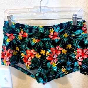 Short Stretchy Floral Hawaiian Shorts